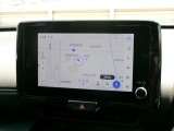 DCM(専用通信機)を装備したコネクティッドナビです。なお無償でのご利用期間は限定(令和11年3月まで)されています。詳しくは営業スタッフにお問い合わせください。