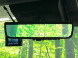 【デジタルインナーミラー】後席の大きな荷物や同乗者で後方が確認しづらい時でも安心!カメラが撮影した車両後方の映像をルームミラー内に表示。クリアな視界で状況の確認が可能です!