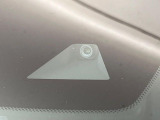 【インテリジェントエマージェンシーブレーキ】フロントカメラで前方の車両や歩行者を検知。衝突しそうな時は衝突被害軽減ブレーキが作動、衝突回避をサポート。より安全にドライブをお楽しみいただけます。