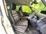 運転席シート廻りは使用感も少なく、良好な状態となっています。丁寧に使われていたことがよくわかりますね。