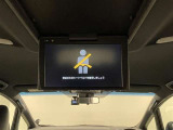 後席モニター装備!お出かけ時の渋滞でもお子様や同乗者の方が退屈しません♪