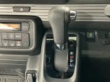 オートマチックシフトレバーは、手になじみ操作しやすい形状で安全運転にもつながります♪