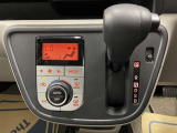 オートエアコン♪お好みの温度に設定するだけで車内を快適空間にしてくれますよ♪
