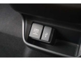 USBオーディオ用ソケットがついていますので携帯電話などを接続すれば音楽等の再生が可能です!