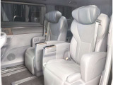 ゆとりある広々とした車内空間は、ドライブを始め買い物やレジャーなど、幅広く活躍します。一人でもみんなとでもお出かけを楽しみましょう!