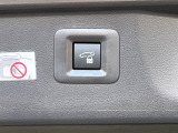 【パワーバックドア】スマートキーや運転席のボタンを押すだけでリアゲートが自動で開閉します!荷物を持っている時や、高い位置にあるバックドアを閉める際に便利な機能です♪