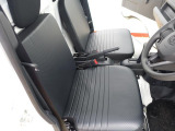 ゆったりとした運転席で、快適なドライブをサポートします!