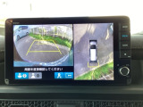 マルチビューカメラが周囲をしっかり映してくれるから、駐車が苦手でも安心。見えにくい場所もひと目でわかり、落ち着いて操作できます。