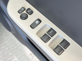 【電動格納ミラー】サイドミラーは電動格納式となっており、狭い駐車場でもキズがつくリスクを抑えられます。