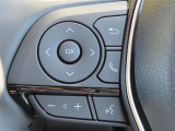 ブルートゥースに接続すれば、スマホに入れている音楽が聞けたり運転中に電話がかかってきてしまった場合もハンドルから電話を取ることができます!