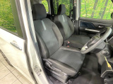 運転席シート廻りは使用感も少なく、良好な状態となっています。前オーナー様が丁寧に使っていたことがよくわかりますね。