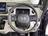 ステアリングスイッチでオーディオ各種操作が可能で、運転に集中できます。安心・安全・快適なドライブをお楽しみいただけます。