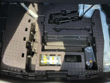 トランクルームのフタを開けると付属の車載工具がございます(^^) 必要に応じて買い足していただくことも可能です!