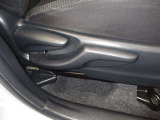 運転姿勢の微妙な調整ができ、自分にあったポジションで運転する事ができます。