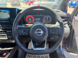 ステアリングスイッチが付いているので、運転中でも音量調整やチャンネル変更がスムーズにできちゃいます♪