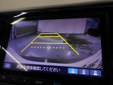 ガイド線表示機能付きのバックカメラで、バックでの車庫入れも安心です。