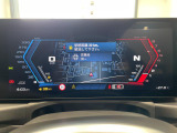 【デジタルインフォ】デジタルインフォメーションディスプレイ搭載。近未来感のあるコックピットに仕上がっております。
