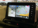 空から見たような映像で駐車ができるアラウンドビューモニター。ひと目でわかるセンサーに前後の衝突被害軽減ブレーキ付き。