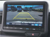 【バックカメラ】駐車が苦手な方でも安心してお乗りいただけます。リバース連動で画面が切り替わるのでとっても便利です。