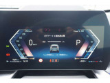 多彩な車両情報を鮮明に表示する、先進的なデジタルメーターパネルを装備。