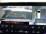 パノラミックビューモニター付きです。車両を上から見たような映像をディスプレイオーディオ画面に表示、運転席からの目線だけでは見にくい、車両周辺の状況をリアルタイムでしっかり確認できます。