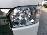 LEDヘッドライトです。デザイン性がよくとても明るいので、夜間の走行や悪天候でも安心です。しかも長寿命!