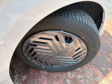 185/60R16タイヤと専用ホイールキャップ付き!冬タイヤは別途ご用意が必要です。ぜひご相談ください(^^♪