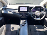 ノートの運転席周りの画像です。