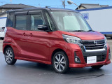 エマージェンシーブレーキ(衝突被害軽減ブレーキ)、フロントカメラが車両や歩行者を検知し警告音と共に衝突回避、軽減をアシストしてくれます。