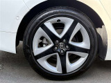 タイヤサイズは215/45R17!純正アルミホイール装着です!
