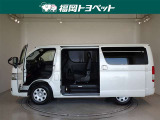 スライドドアは両側手動式です。