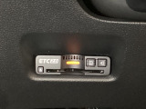 ハンドルの左下にETC2.0がついています。高速道路の料金所の通過も楽々です。カードの取り出しもしやすい場所についています。