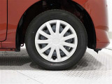 タイヤサイズは(155/70R13)でキャップ付きスチールです。