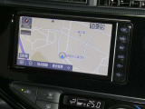 【7インチ純正ナビ】純正ナビを装備。タッチパネル式で使いやすく、詳細地図により目的地をピンポイントで設定できます。初めての道でも迷いにくく、ロングドライブも快適ですよ♪