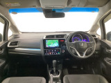 【前方視界】開放的な前方視界!運転がしやすく疲れにくいです♪窓が大きく、見通しがとっても良いおクルマですよ♪