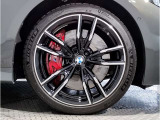 【BMWアロイホイル】軽量かつ強度に拘ったアロイホイル。走行性能ポテンシャルを引き出す設計。車の足元を引き締めてくれる大きなポイントはアロイホイルです。