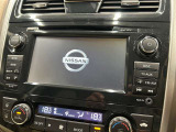 【純正SDナビ】FM&AMを聴くことは勿論のこと!!CD&DVD再生可能で地デジTVの視聴も可能な多機能ナビでドライブも快適ですよ☆