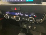 オートエアコンのお車ですので室内の温度をスムーズに調整してくれます♪