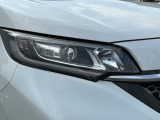 明るくて長寿命のLEDヘッドライト採用