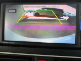 バックモニターで、後方を確認しながら安心して駐車することができます。運転初心者も熟練者も必須の機能です!