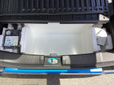 パンク修理剤、エアコンプレッサーを車載しております