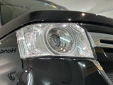 LEDヘッドライトは、点灯の瞬間から最大光量を発揮し、突然暗くなるトンネルなどでの安定感を高めます。