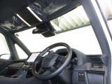 見通しのよいすっきりとした視界で、誰でも運転しやすいです。運転のしやすさは疲れにくさにも繋がりますよ♪