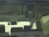 リヤ用ドライブレコーダー装備!これがあれば、相手方が危険運転をしてきた場合などでも客観的に証明でき、事故や事件の直接的な証拠の確保にも生り得ます。