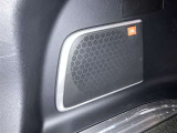 高機能サウンドシステム。車内に臨場感ある音楽空間を生み出します。