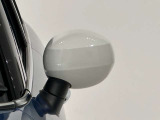 ミラーキャップ・その他のデザインに変更できる純正アクセサリーのご案内も可能です。スタッフにお問い合わせください。