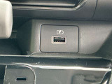 ダッシュボードに充電用USBソケット