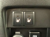 運転席と助手席のシートはヒーター付き。