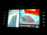 【アラウンドビューモニター】空から見下ろした映像がナビ画面にて確認可能です。駐車もラクラクですよ♪