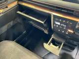 便利な収納スペースがたくさん用意されており、車内はスッキリしております。